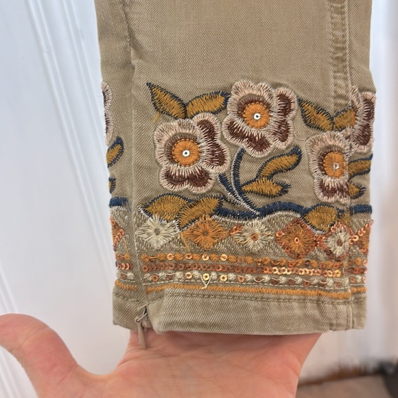 DESIGUAL Washed Khaki Embroidered Jeans - Picture 9 of 12